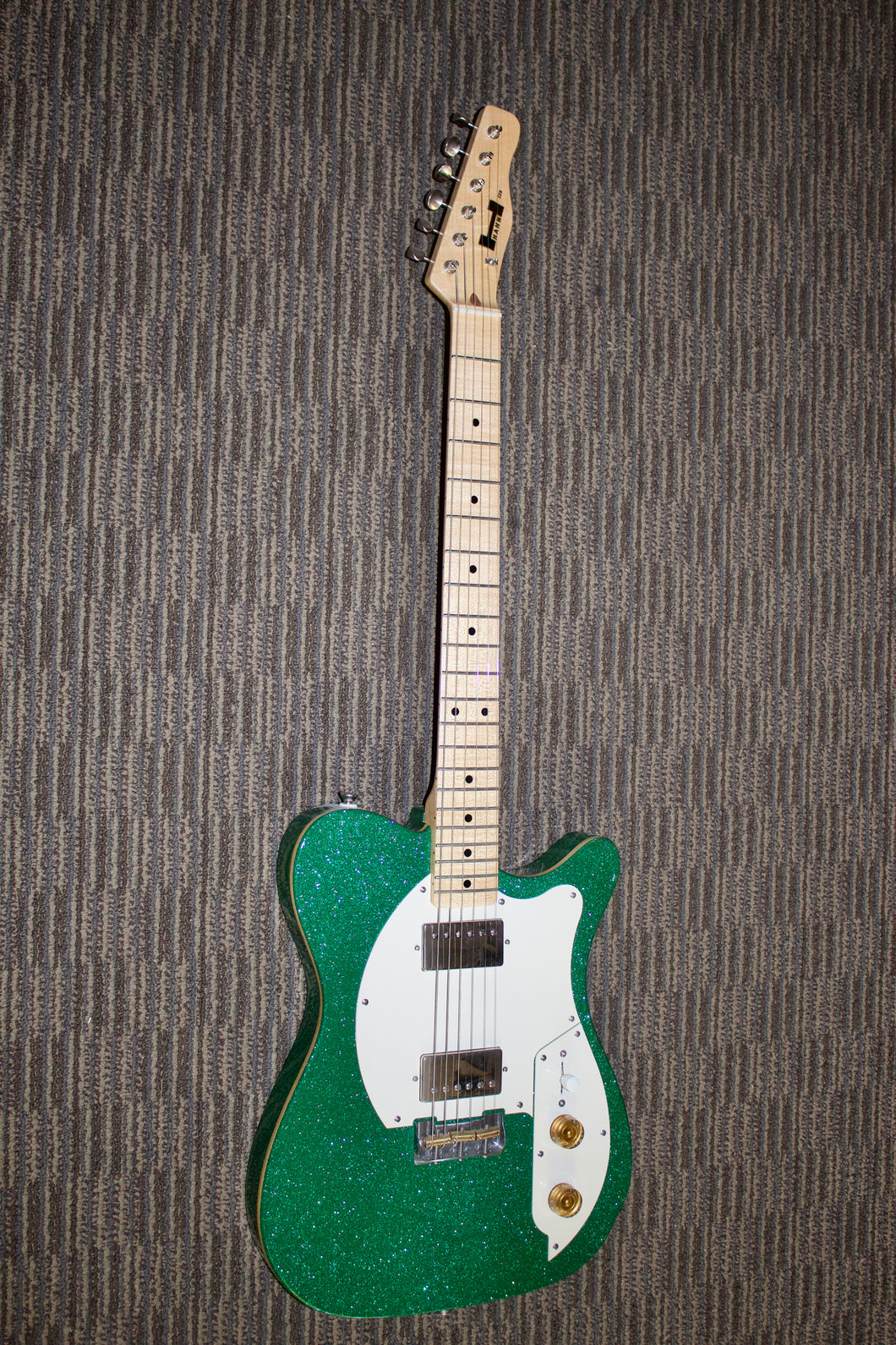 Hahn Electric Guitar Model 228 (c. 2023) Green Sparkle!