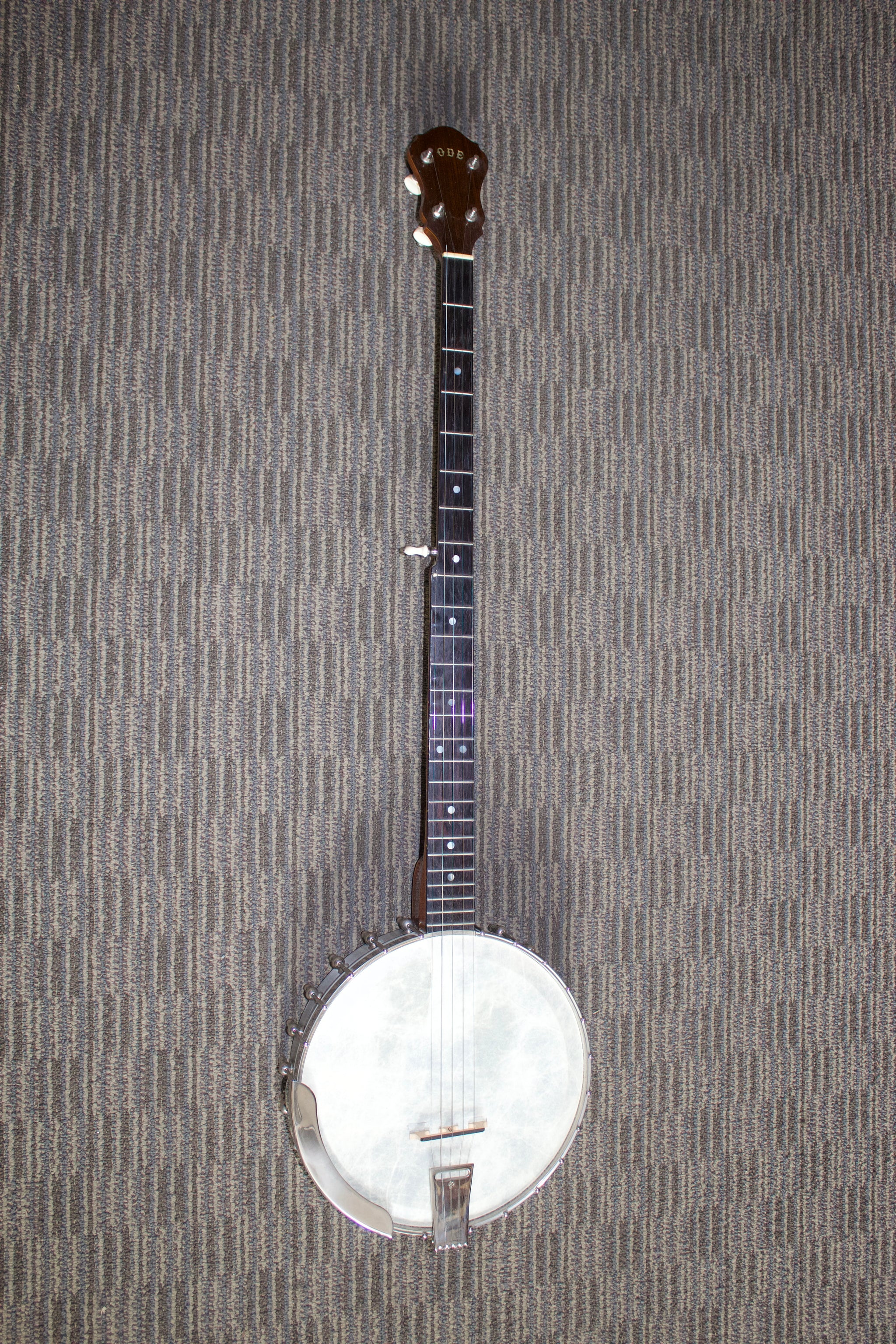 Ode Long-Neck Banjo c. 1960