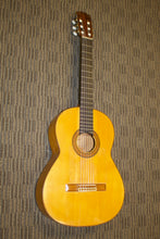 Load image into Gallery viewer, Felix Manzanero Flamenco Guitar 1966
