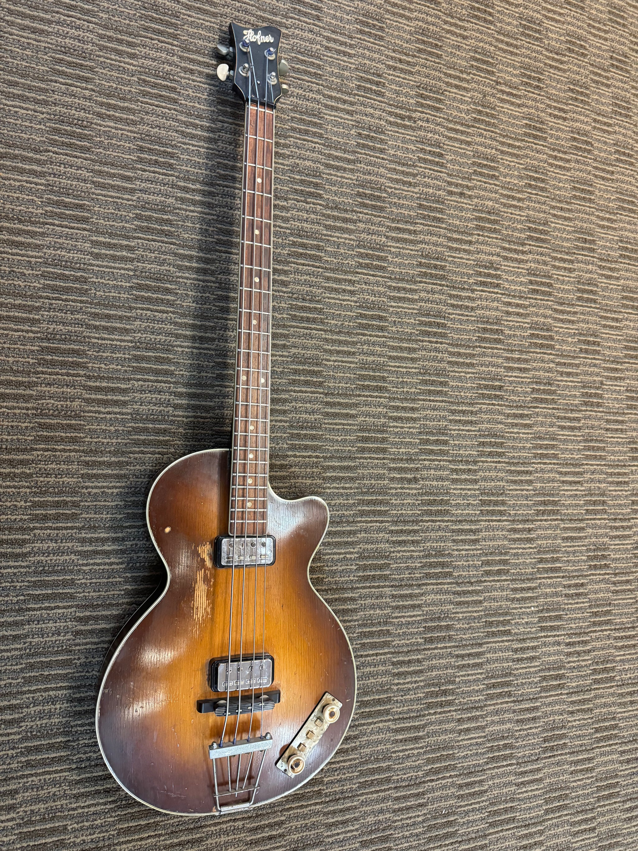 Basses – Jakes Main Street Music