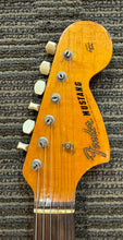 Load image into Gallery viewer, Fender Mustang 1967 Dakota Red w chip case
