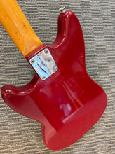 Load image into Gallery viewer, Fender Mustang 1967 Dakota Red w chip case
