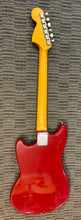 Load image into Gallery viewer, Fender Mustang 1967 Dakota Red w chip case
