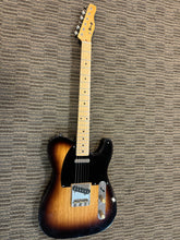 Load image into Gallery viewer, Hahn 228 electric guitar Number 140812
