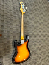 Load image into Gallery viewer, Fender custom shop 1960 Journey man jazz bass

