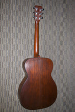 Load image into Gallery viewer, Martin 000-18 (1972)
