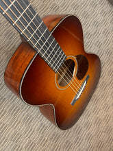 Load image into Gallery viewer, Collings OM1SB-Traditional Baked Sitka
