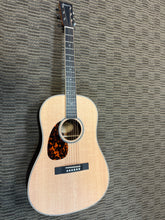 Load image into Gallery viewer, Larrivee SD-40 Rosewood Guitar Lefty
