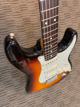 Load image into Gallery viewer, Fender 60's Strat c. 2004 SN.mz4190670 (MIM)
