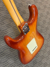 Load image into Gallery viewer, Fender American Pro II Stratocaster 2024 70th anniversary - Sunset Burst

