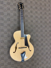 Load image into Gallery viewer, Eastman AR905CE Blonde
