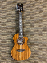 Load image into Gallery viewer, Luna Vineyard Concert Uke &quot;Used&quot;
