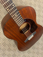 Load image into Gallery viewer, Gibson LG0 (1964) Acoustic Guitar
