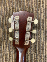 Load image into Gallery viewer, Gibson LG0 (1964) Acoustic Guitar
