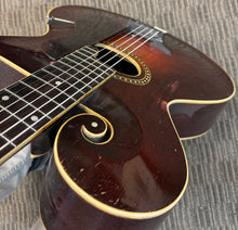 Load image into Gallery viewer, Gibson Style 0 1922 Archtop guitar
