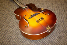 Load image into Gallery viewer, Gretsch G9550 Archtop Guitar w/pickup c. 2015
