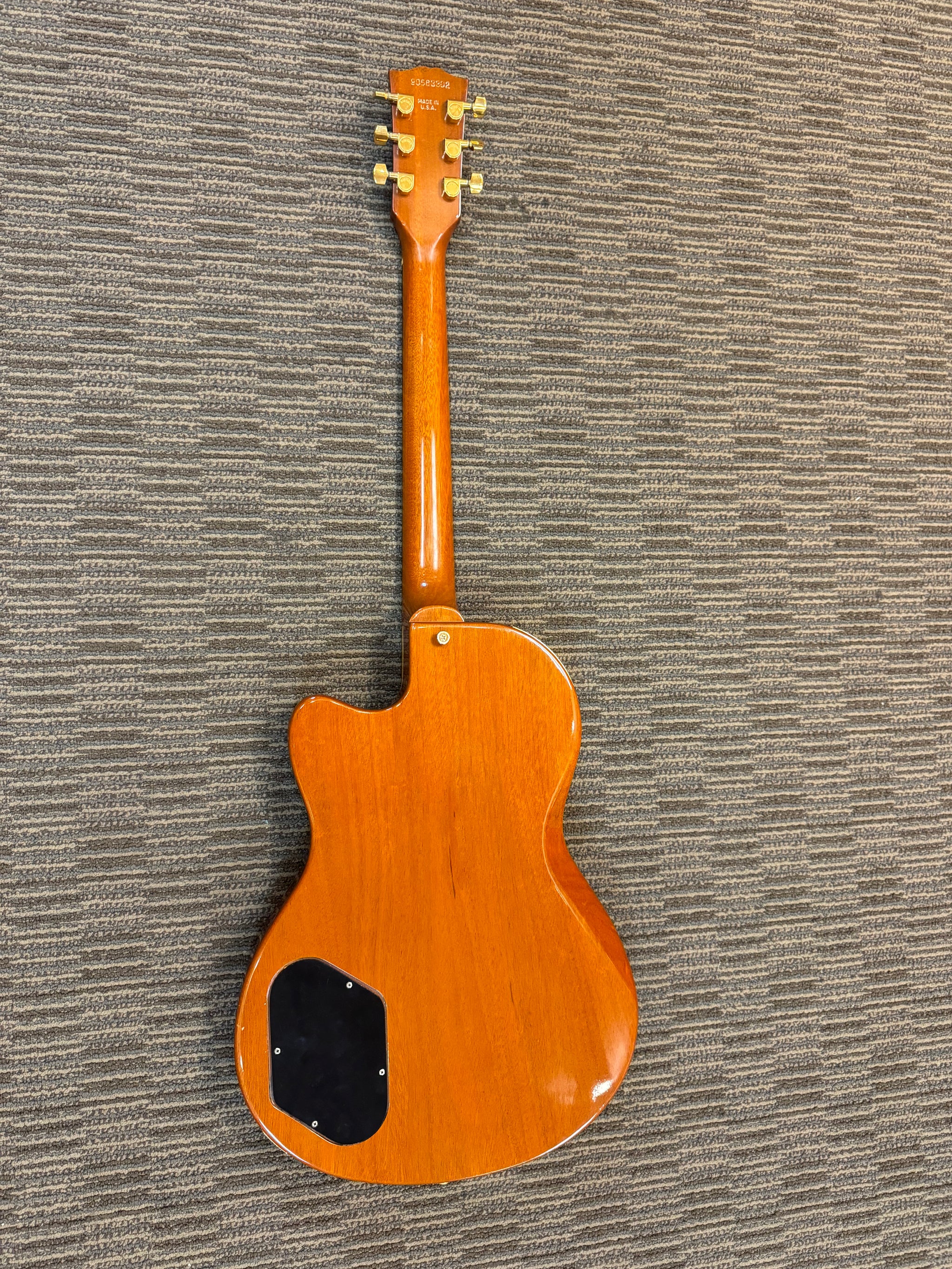 ギター Gibson SST Chet Atkins Model Gibson Chet Atkins SST - Wikipedia