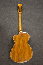Load image into Gallery viewer, John H Kinnaird Handbuilt Guitar No. 56 2006 - Jakes Main Street Music
