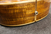 Load image into Gallery viewer, John H Kinnaird Handbuilt Guitar No. 56 2006 - Jakes Main Street Music
