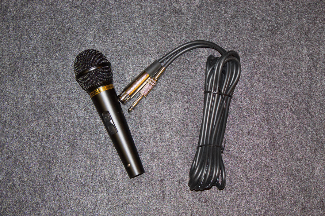 ALECA LM-575 Dynamic Microphone w/cord - Jakes Main Street Music