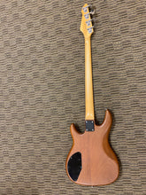 Load image into Gallery viewer, Peavey foundation bass Mahogany natural &quot;Used&quot;

