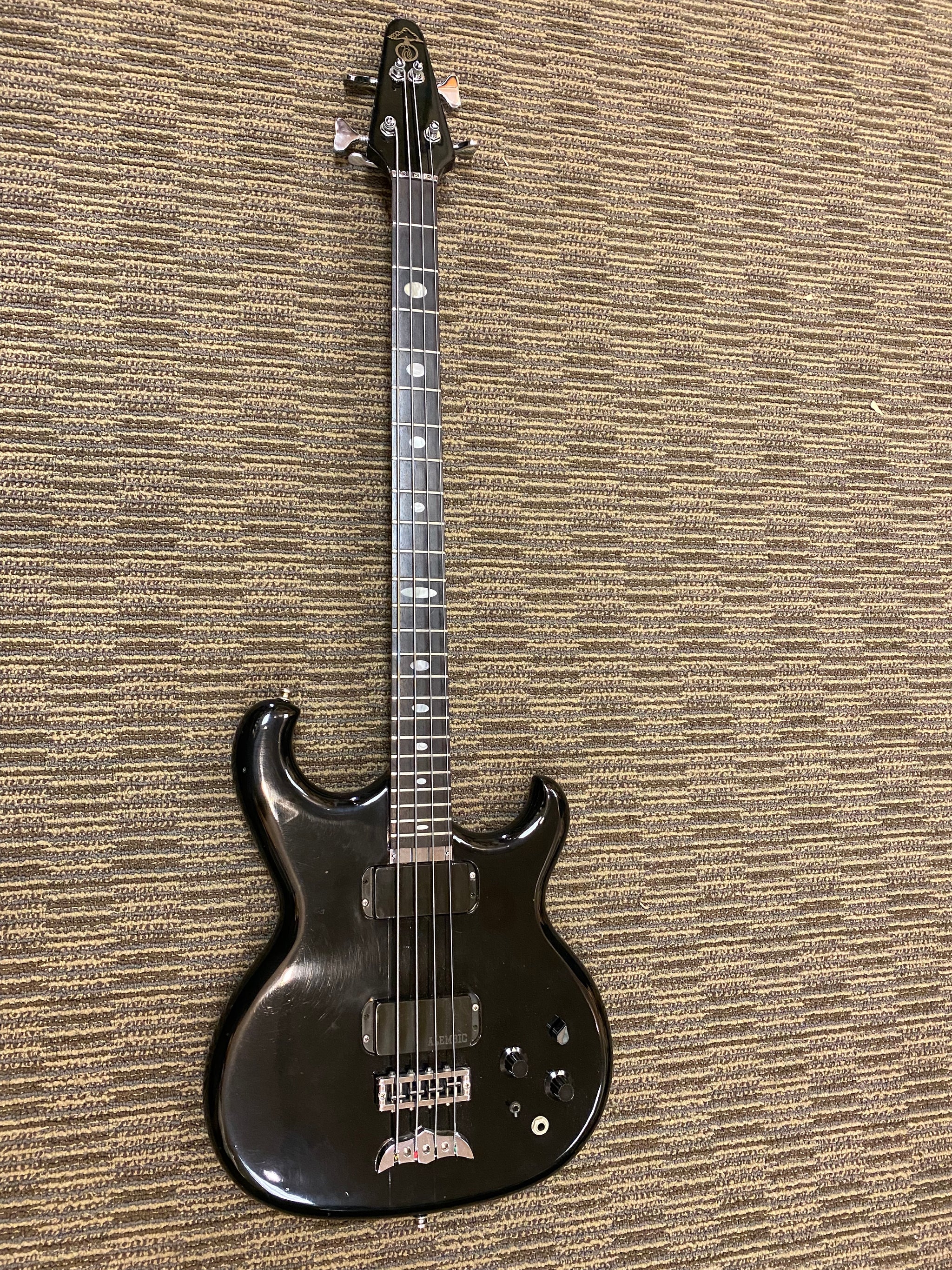 【希少】ALEMBIC DISTILLATE 2PU BASS 1983 希少】ALEMBIC DISTILLATE 2PU BASS 1983 希少】ALEMBIC DISTILLATE