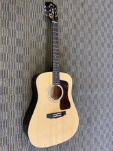 Load image into Gallery viewer, Guild USA D-40 &quot;Traditional&quot; Guitar - Shop Demo - Nice!
