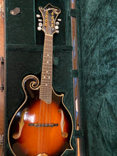 Load image into Gallery viewer, Washburn M120K F style mandolin &quot;Used&quot;
