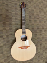 Load image into Gallery viewer, Lowden F-32 Spruce/Rosewood
